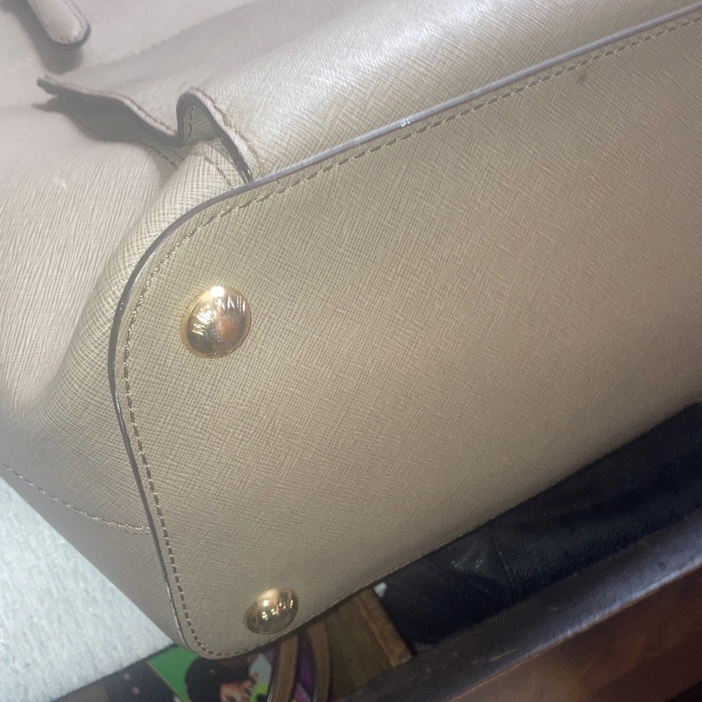 Geniune  MICHAEL by Micheal Kors Large Jet Set  Tote  with multiple organizers! - Picture 8 of 17